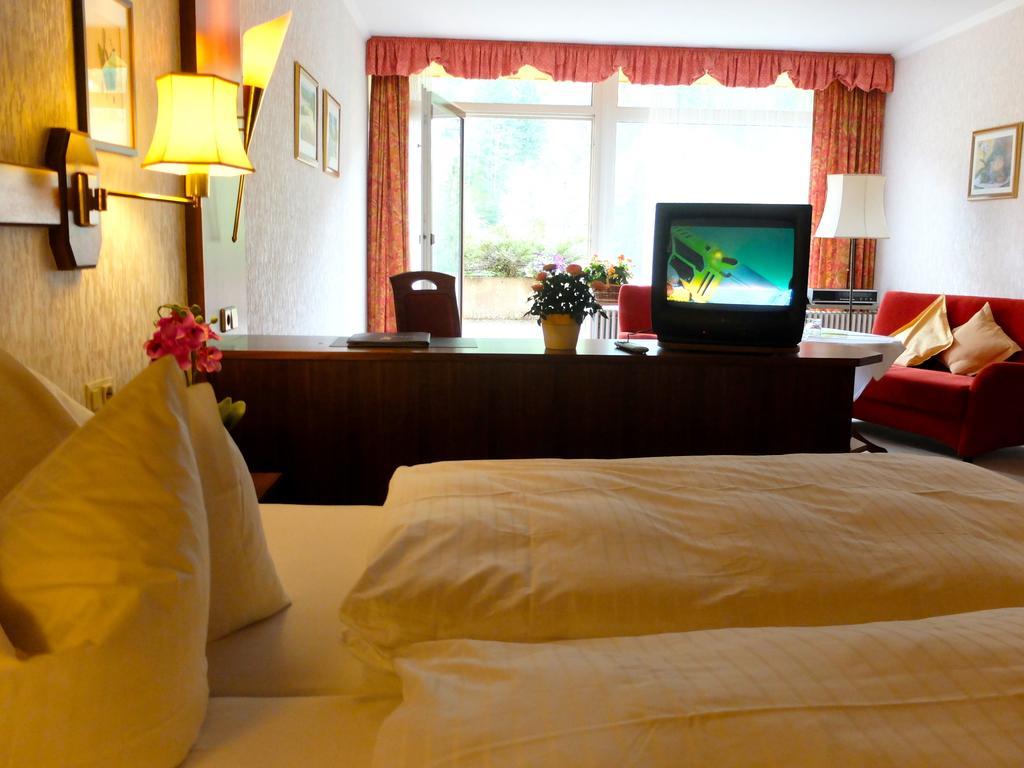 ¿Cuáles son los mejores hoteles cerca de Baumwipfelpfad Schwarzwald? Bad Wildbad Habitación foto