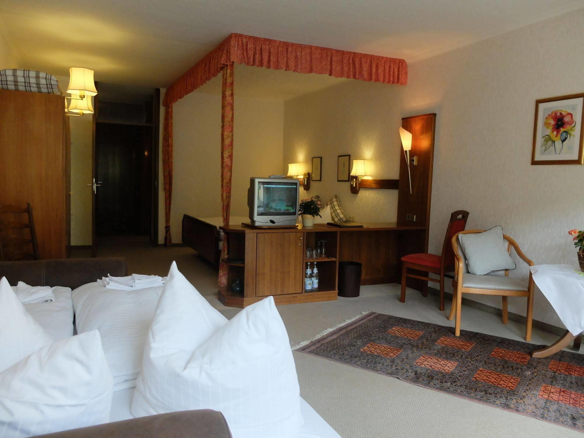 ¿Cuáles son los mejores hoteles cerca de Baumwipfelpfad Schwarzwald? Bad Wildbad Exterior foto